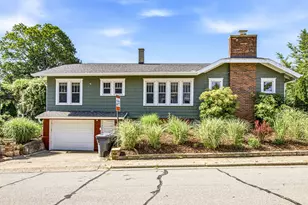2501 Lakeview Ave, Saint Joseph, MI 49085 - Photo 1