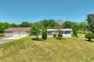 2752 W Mosherville Rd, Jonesville, MI 49250 - Photo 1