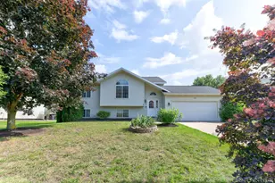 489 Sunmeadow Dr SE, Grand Rapids, MI 49508 - Photo 1