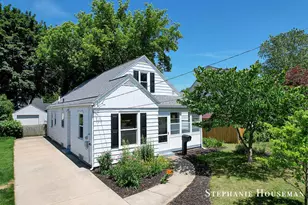 933 Mayhew Wood Dr SE, Grand Rapids, MI 49507 - Photo 1