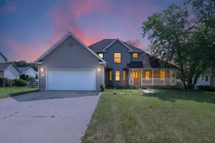 812 Derby Dr, Tecumseh, MI 49286 - Photo 1