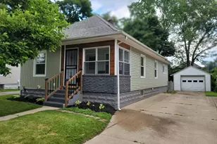 127 N Thompson St, Jackson, MI 49202 - Photo 1