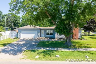 286 Dartmouth Ave, Holland, MI 49423 - Photo 1