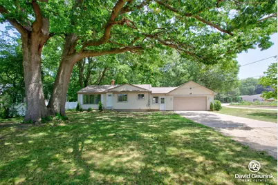 19 N Division Avenue, Holland, MI 49424 - Photo 1