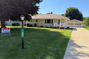 1511 Kensington Dr, Jackson, MI 49203 - Photo 1
