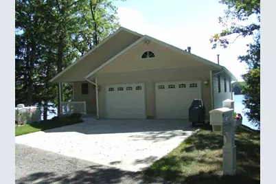418 W Bassetta Street, Newaygo, MI 49337 - Photo 1