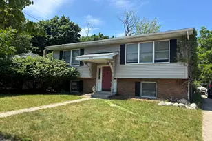 609 Hillock Ct, Grand Haven, MI 49417 - Photo 1