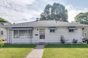 79 S Cedar Ave, Battle Creek, MI 49037 - Photo 1