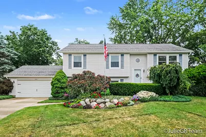 6635 E Via Vista Court NE, Rockford, MI 49341 - Photo 1