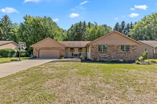 4742 Wellington St, Hudsonville, MI 49426 - Photo 1