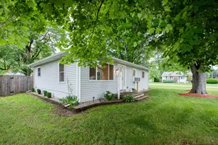 245 Mann St, Pinckney, MI 48169 - Photo 1