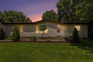 1005 S Ohio Ct, Sturgis, MI 49091 - Photo 1