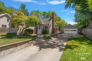 3254 Townsend Ave NE, Grand Rapids, MI 49525 - Photo 1