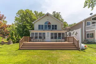 11818 Algonquin Dr, Pinckney, MI 48169 - Photo 1