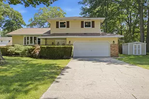 1076 Lancelot Dr, Muskegon, MI 49445 - Photo 1