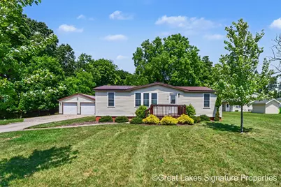 618 E Benton Street, Greenville, MI 48838 - Photo 1