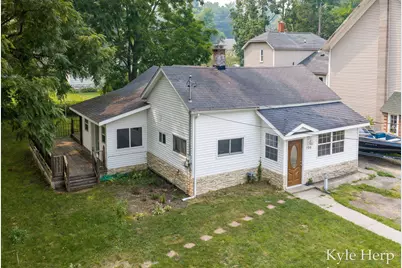 720 N Boltwood Street, Hastings, MI 49058 - Photo 1