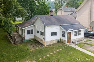 720 N Boltwood St, Hastings, MI 49058 - Photo 1