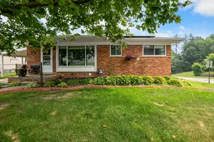906 Squire Ln, Milford, MI 48381 - Photo 1