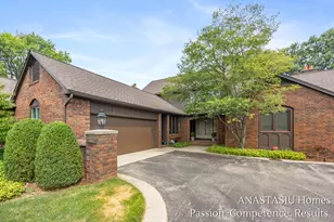 6081 N Gatehouse Dr SE, Grand Rapids, MI 49546 - Photo 1
