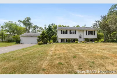 10015 Oneida Road, Grand Ledge, MI 48837 - Photo 1