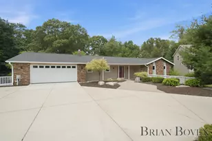 2704 Copper Hill Dr NE, Grand Rapids, MI 49525 - Photo 1