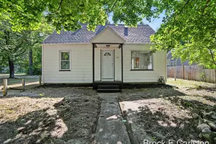 112 S Kenwood St, Muskegon, MI 49442 - Photo 1