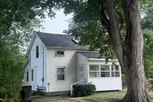 205 Queens Dr, Litchfield, MI 49252 - Photo 1