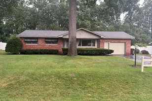1640 Sauter St, Muskegon, MI 49442 - Photo 1