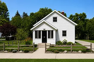 103 N 31st Street N, Battle Creek, MI 49015 - Photo 1