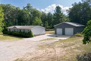 1634 S Chatterson Rd, Muskegon, MI 49442 - Photo 1
