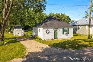 216 Williams St, Howard City, MI 49329 - Photo 1