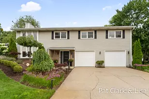 6061 Ridgeview Dr, Muskegon, MI 49441 - Photo 1