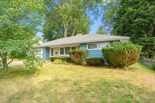 815 Eastfield Dr, Battle Creek, MI 49015 - Photo 1