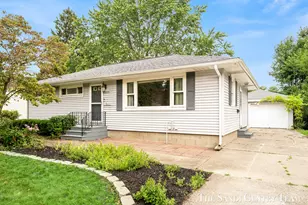 1015 Taylor Ave, Grand Haven, MI 49417 - Photo 1