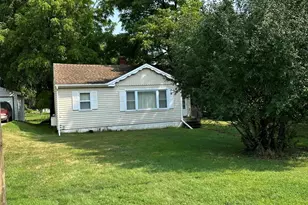 3302 Carlton Blvd, Jackson, MI 49203 - Photo 1