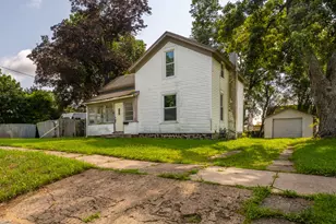 407 Michigan Ave, Dowagiac, MI 49047 - Photo 1