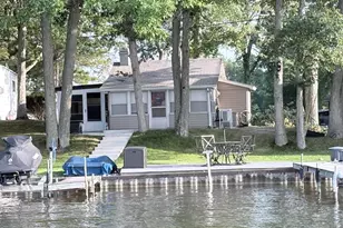 8943 Mott Dr, Jackson, MI 49201 - Photo 1