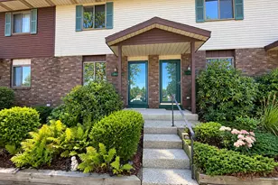 441 Lincoln Ridge Dr, Holland, MI 49423 - Photo 1