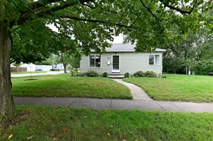 940 Grant Ave, Grand Haven, MI 49417 - Photo 1