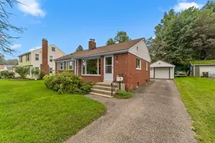 38 W Hallett St, Hillsdale, MI 49242 - Photo 1