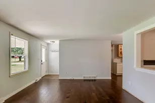 860 Glenwood Ave, Muskegon, MI 49445 - Photo 15