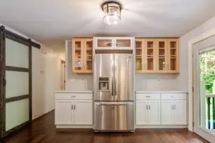 860 Glenwood Ave, Muskegon, MI 49445 - Photo 9