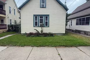 925 Davis Ave NW, Grand Rapids, MI 49504 - Photo 1