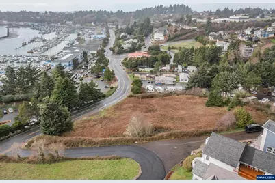 1005 SE Bay Bl, Newport, OR 97365 - Photo 13