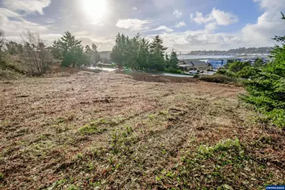 1005 SE Bay Bl, Newport, OR 97365 - Photo 21