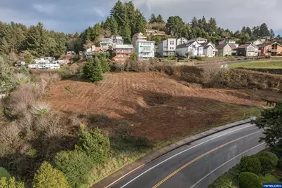 1005 SE Bay Bl, Newport, OR 97365 - Photo 11