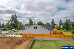 1279 SW 11th Ave, Dallas, OR 97338 - Photo 3