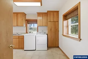 28095 Santiam Hwy, Sweet Home, OR 97386 - Photo 23