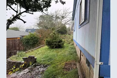 252 NW 20th St, Newport, OR 97365 - Photo 13